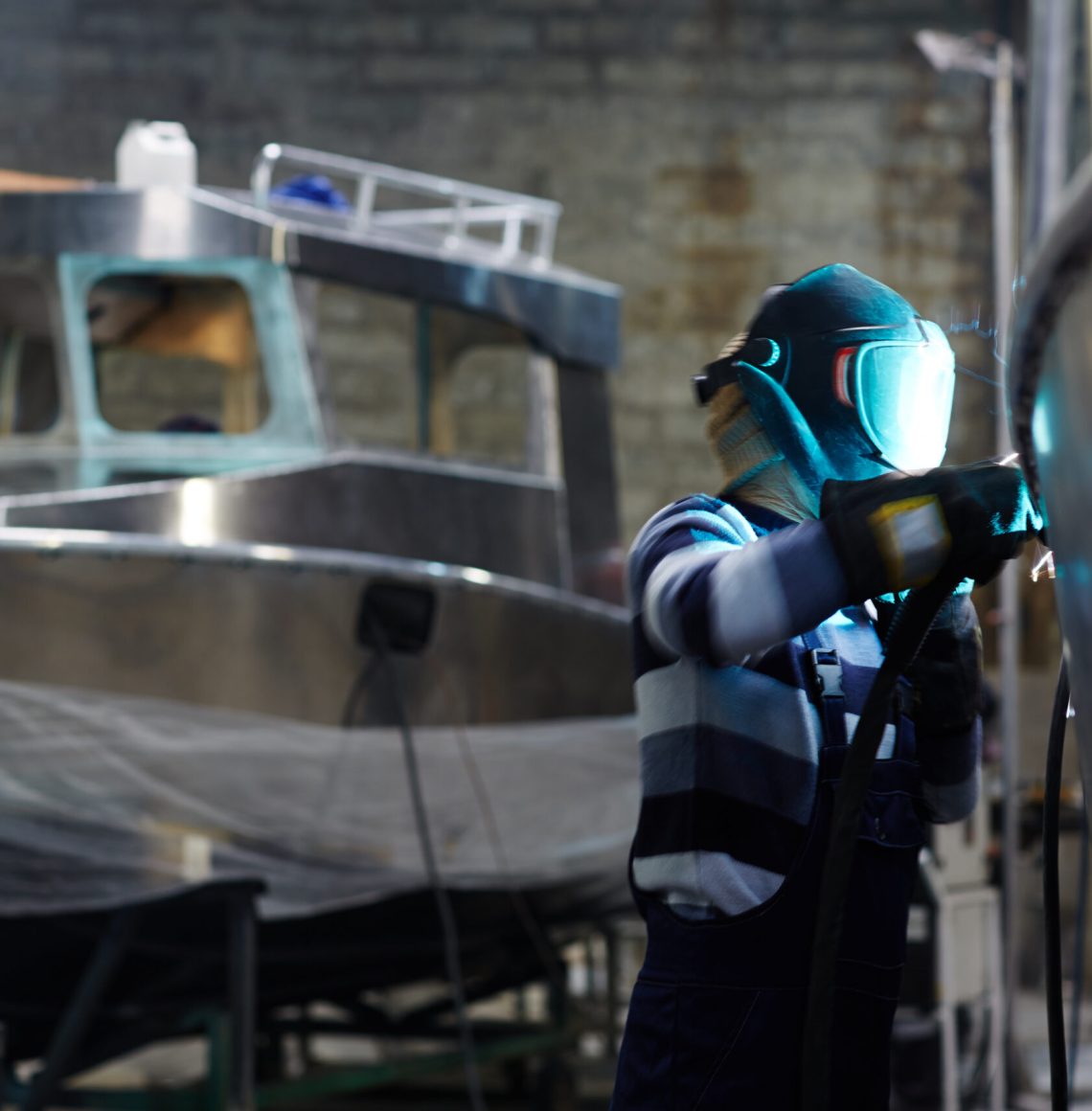 Welding metallic parts
